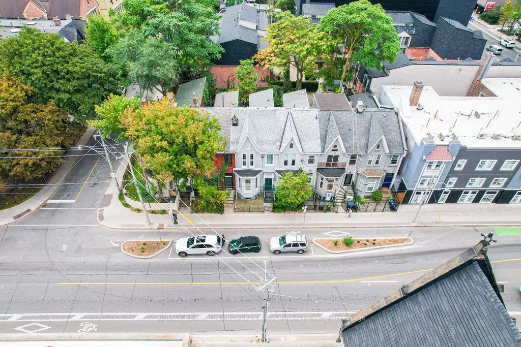 141 Gerrard Street E