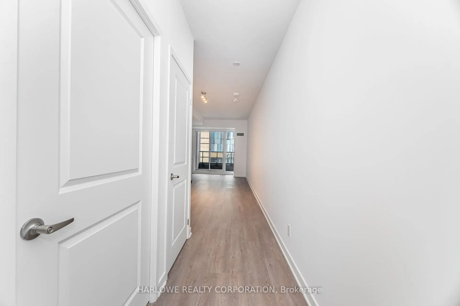 543 Richmond Street W, #406