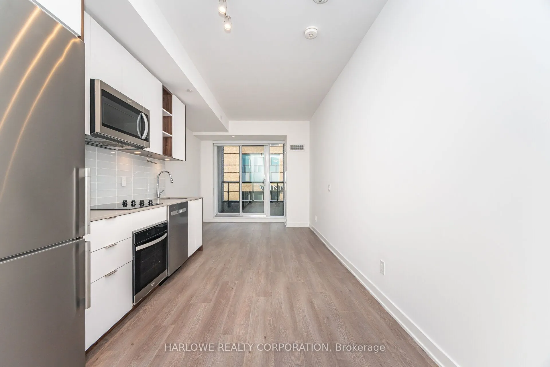 543 Richmond Street W, #406