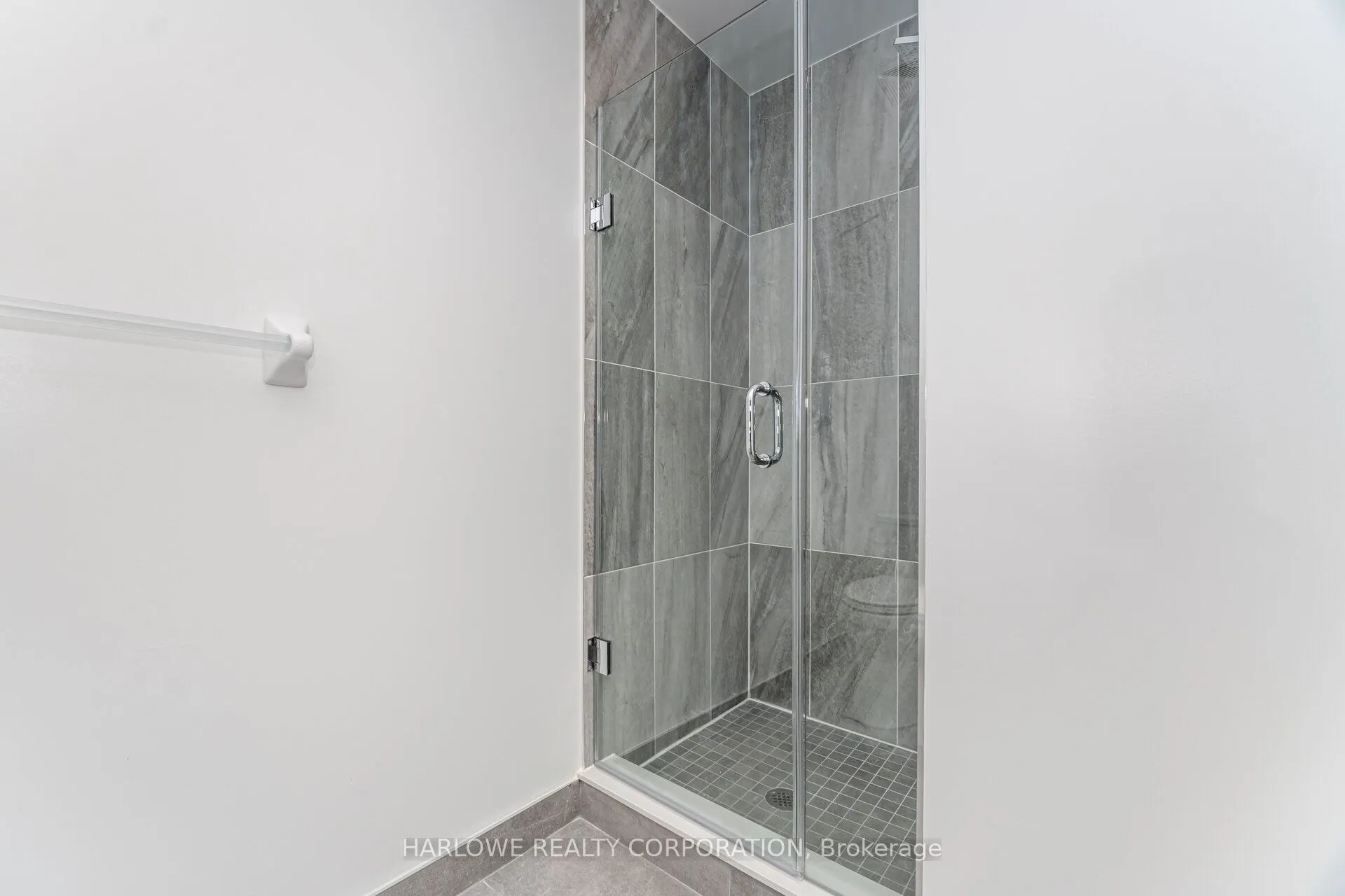 543 Richmond Street W, #406