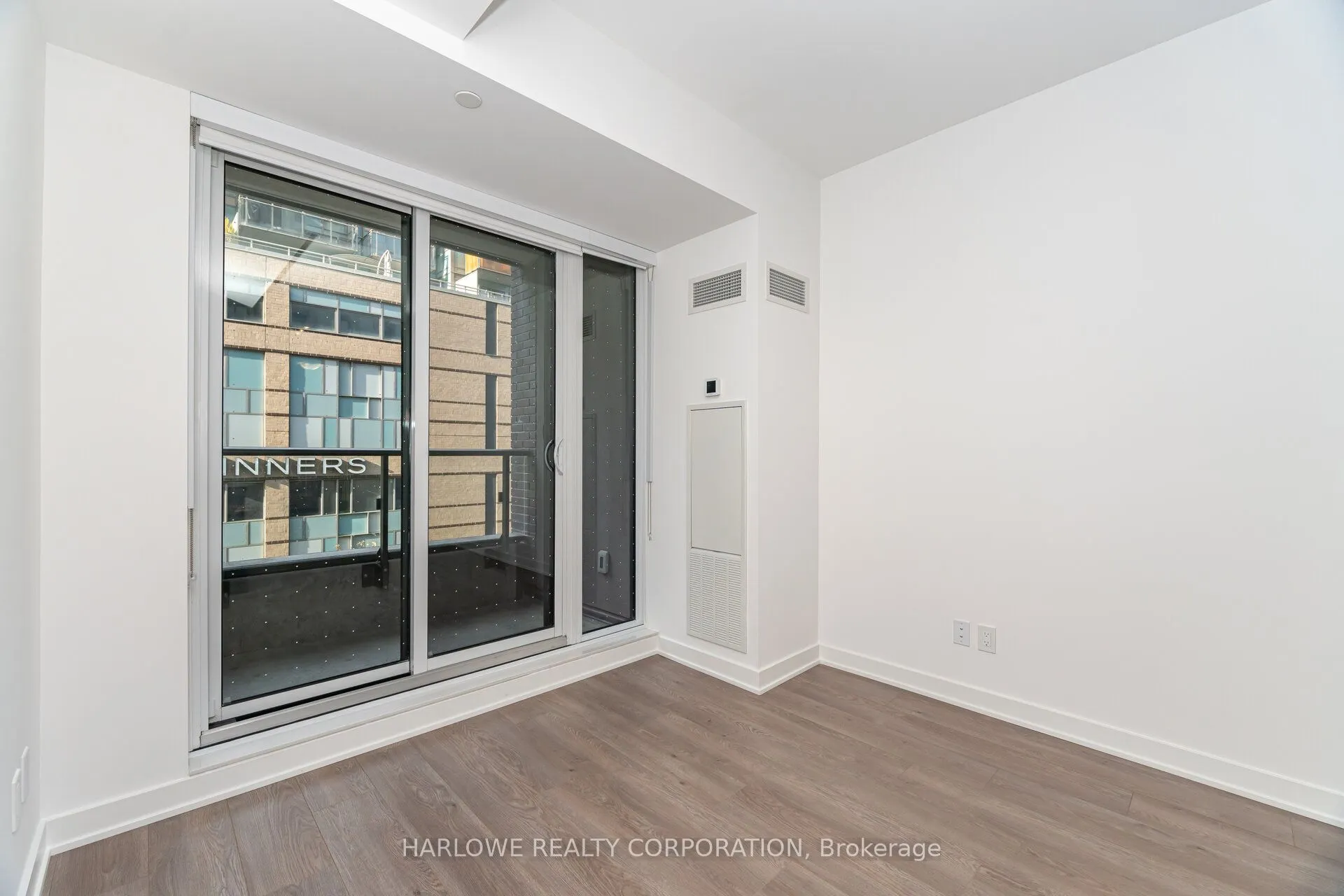 543 Richmond Street W, #406