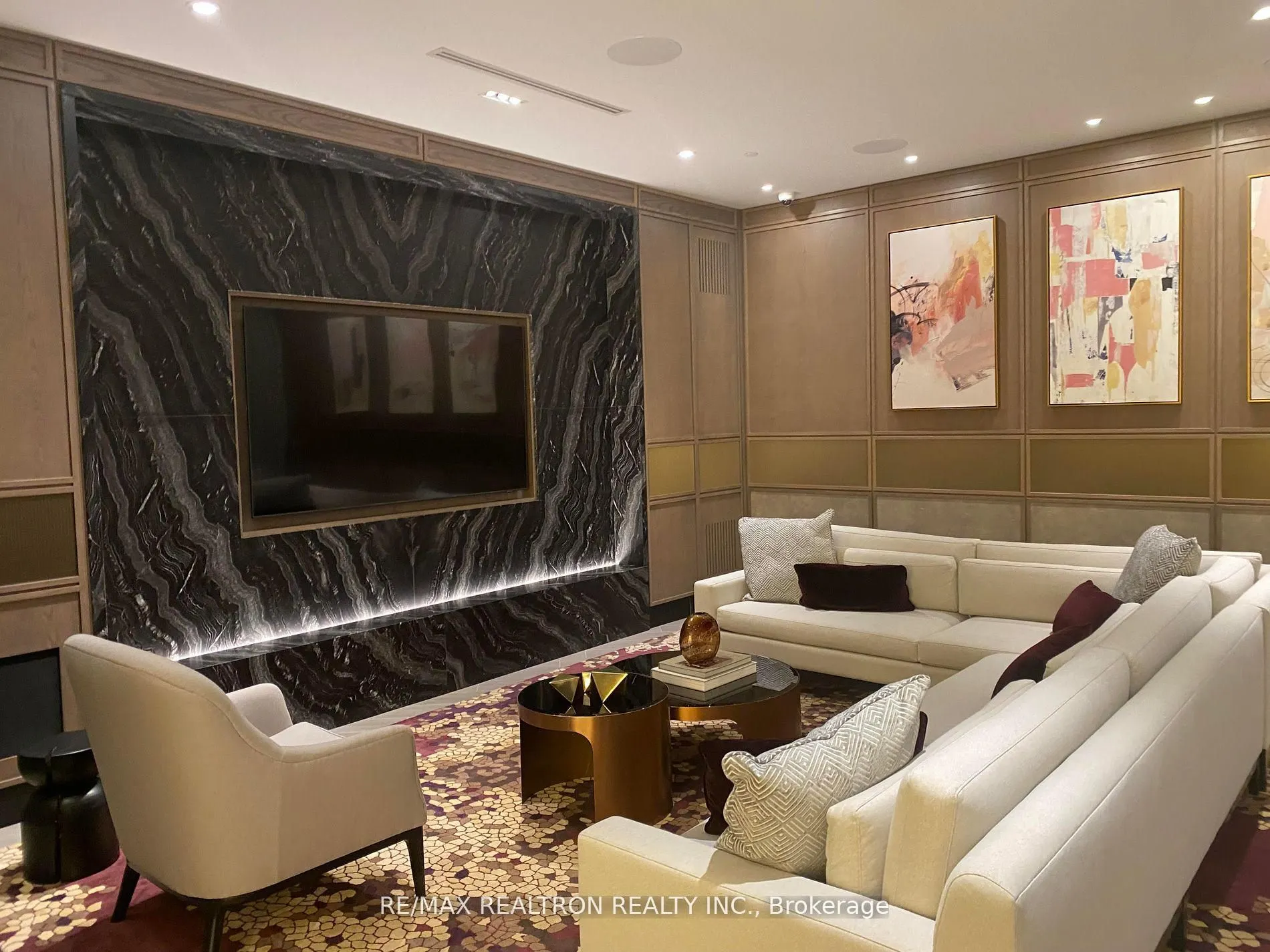 20 Inn On The Park Drive, #1131