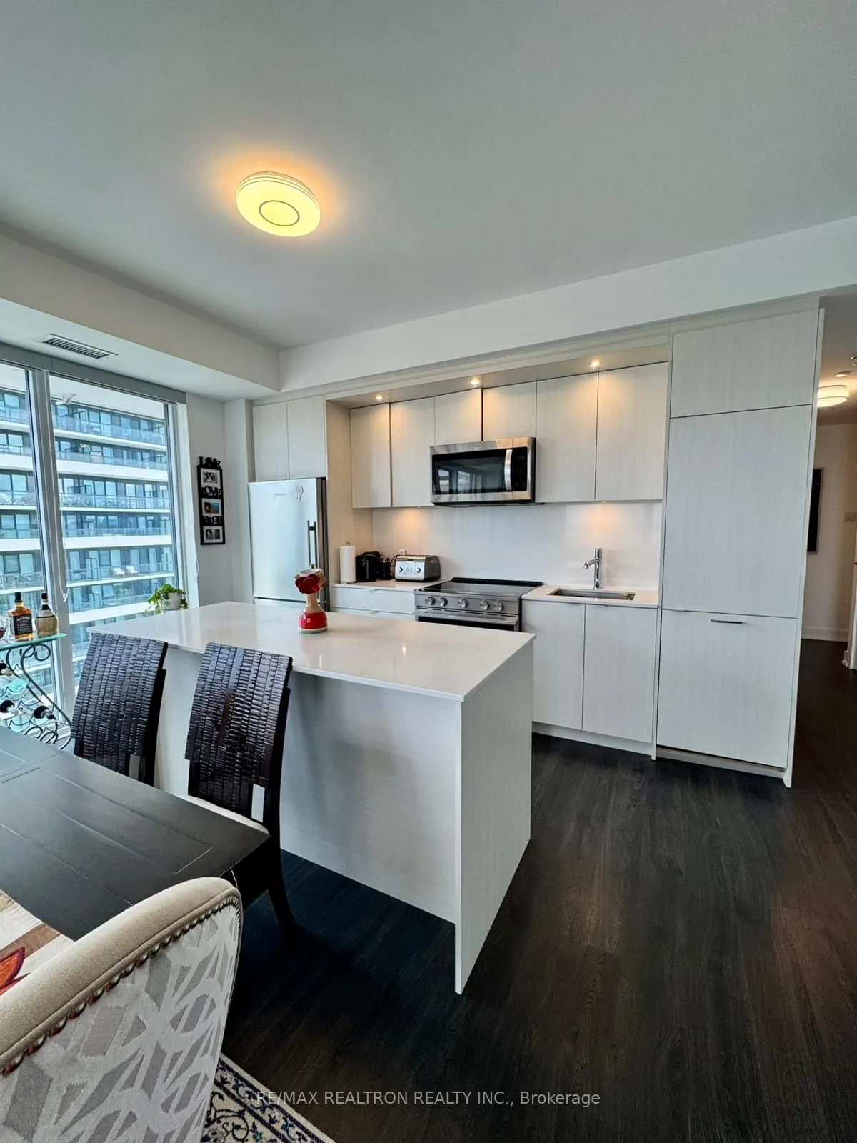 20 Inn On The Park Drive, #1131