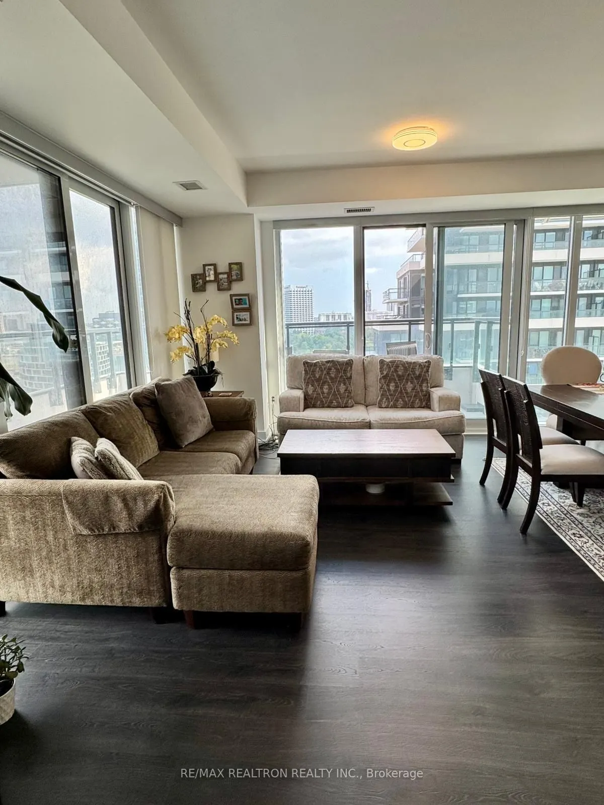 20 Inn On The Park Drive, #1131