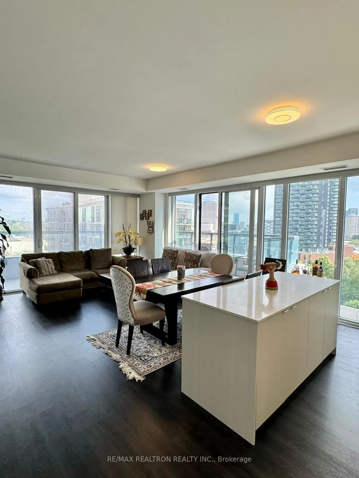 20 Inn On The Park Drive, #1131