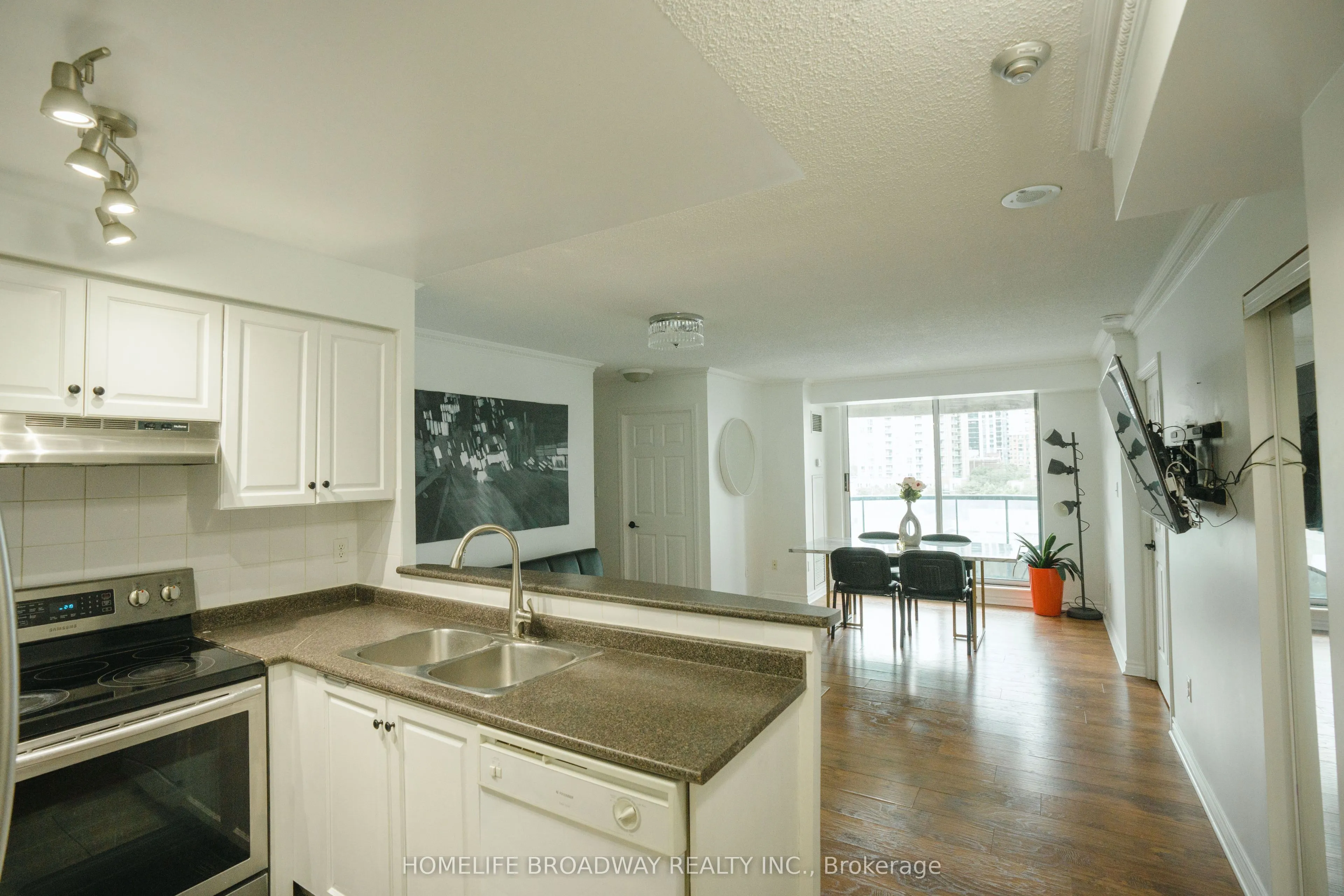 7 Lorraine Drive, #802