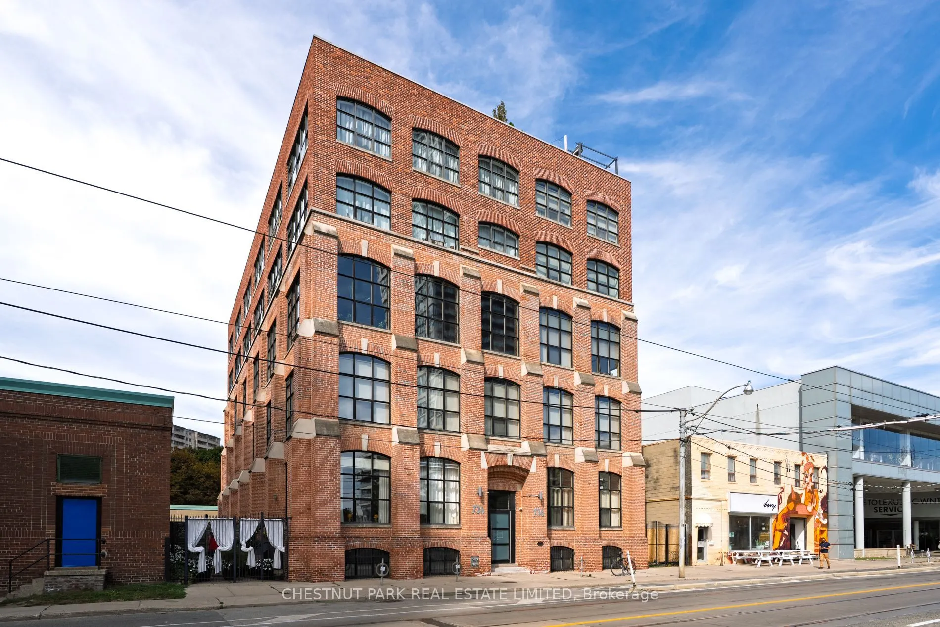736 Dundas Street E, #01