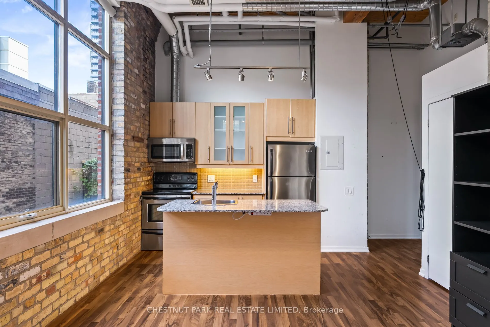 736 Dundas Street E, #01