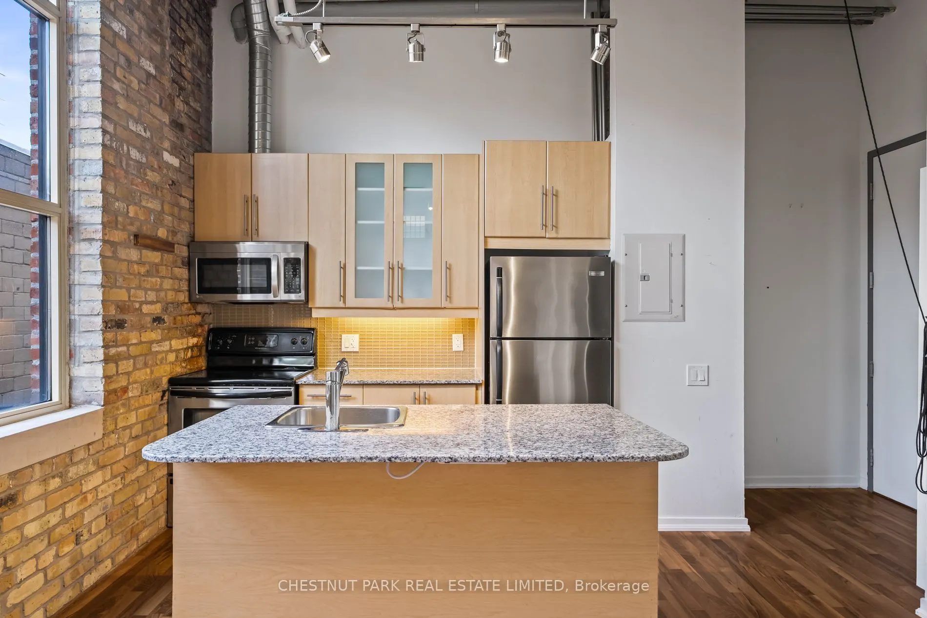 736 Dundas Street E, #01