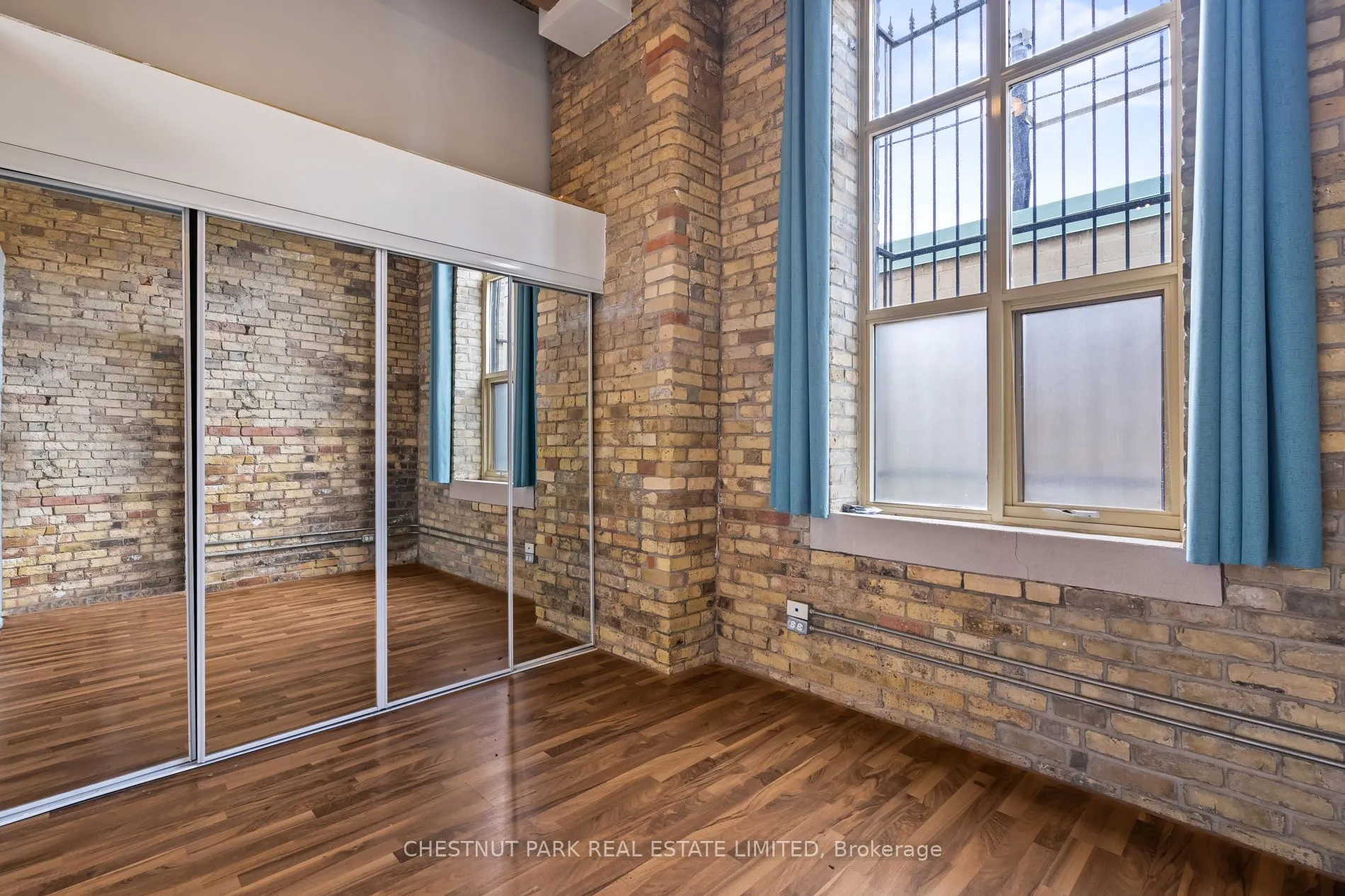 736 Dundas Street E, #01