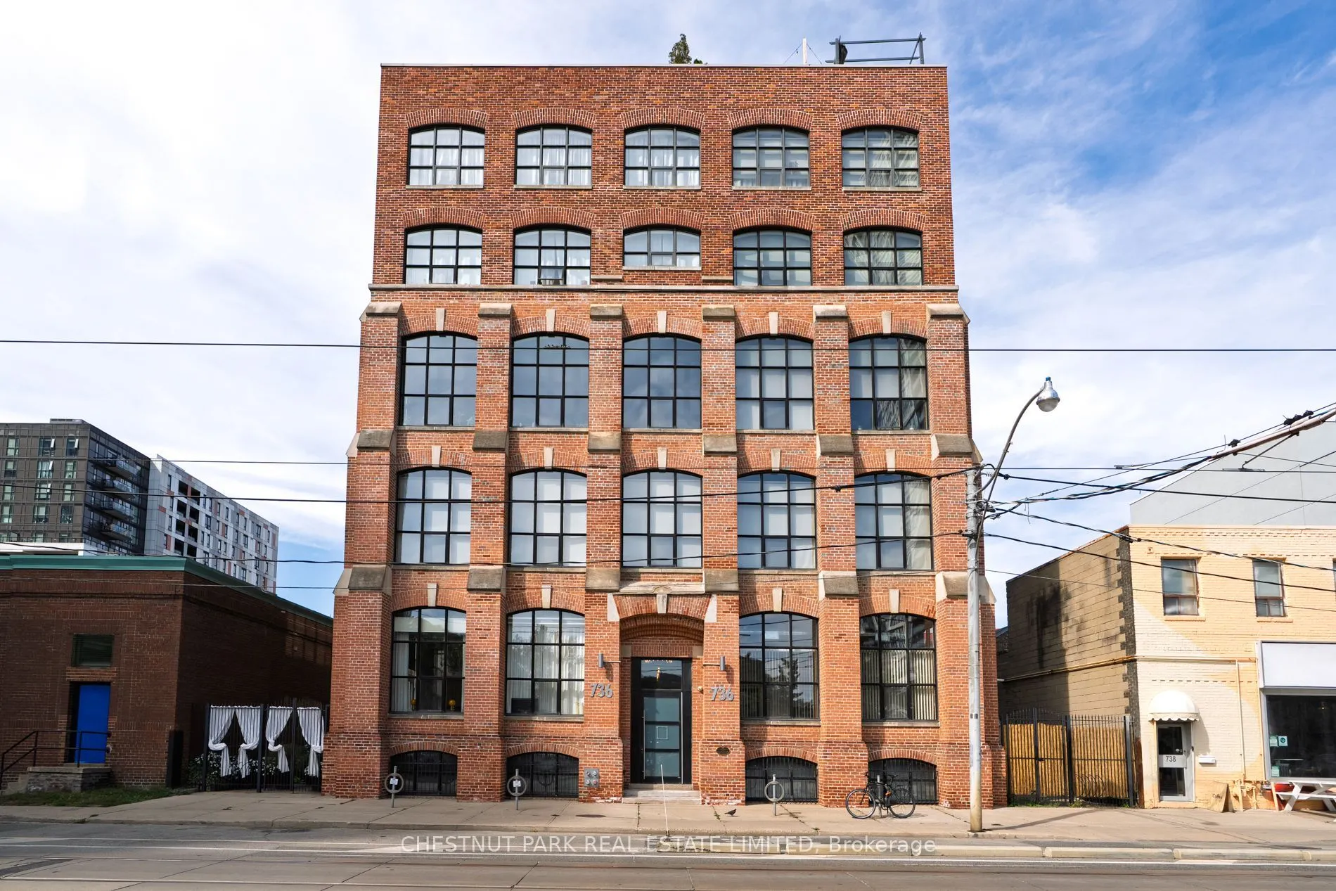 736 Dundas Street E, #01