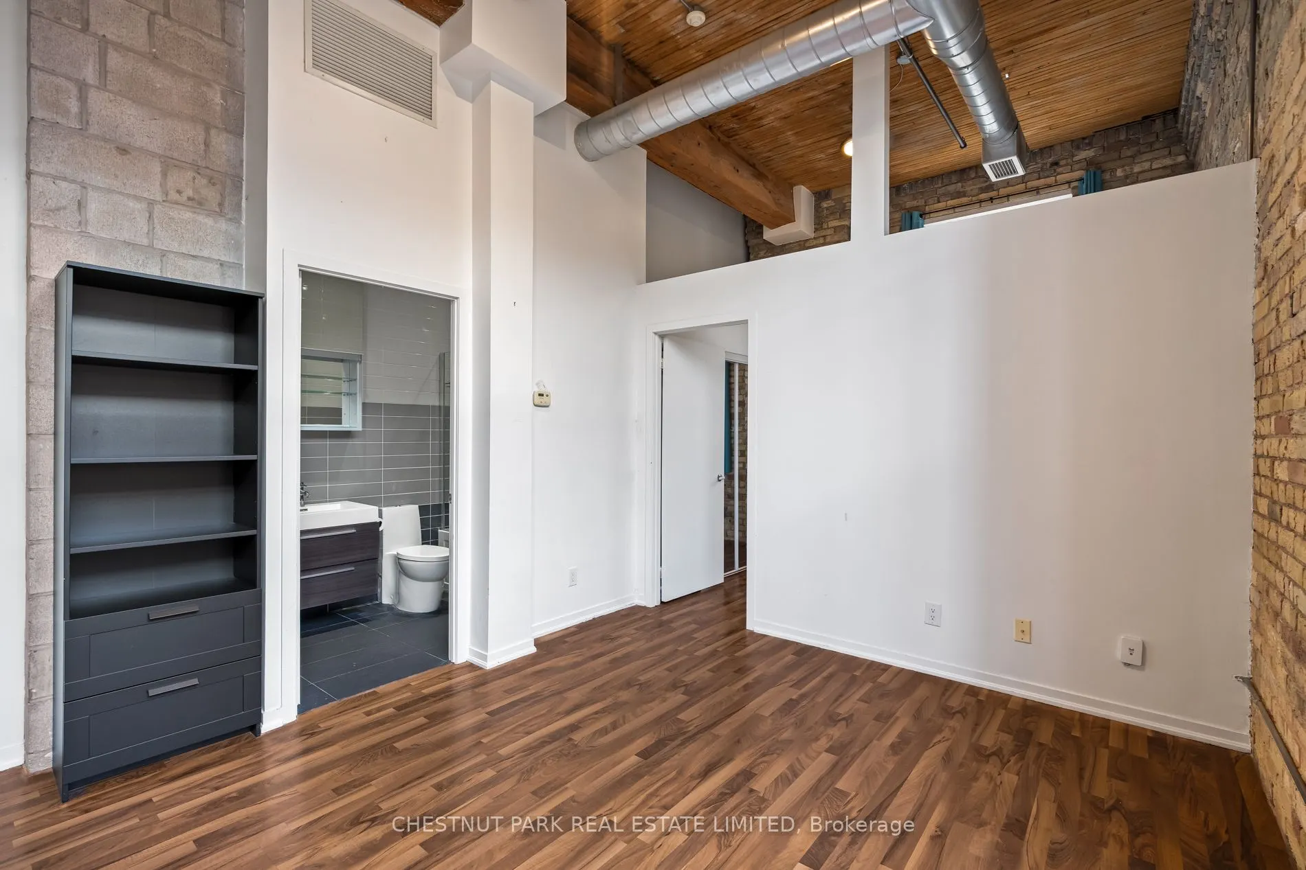 736 Dundas Street E, #01