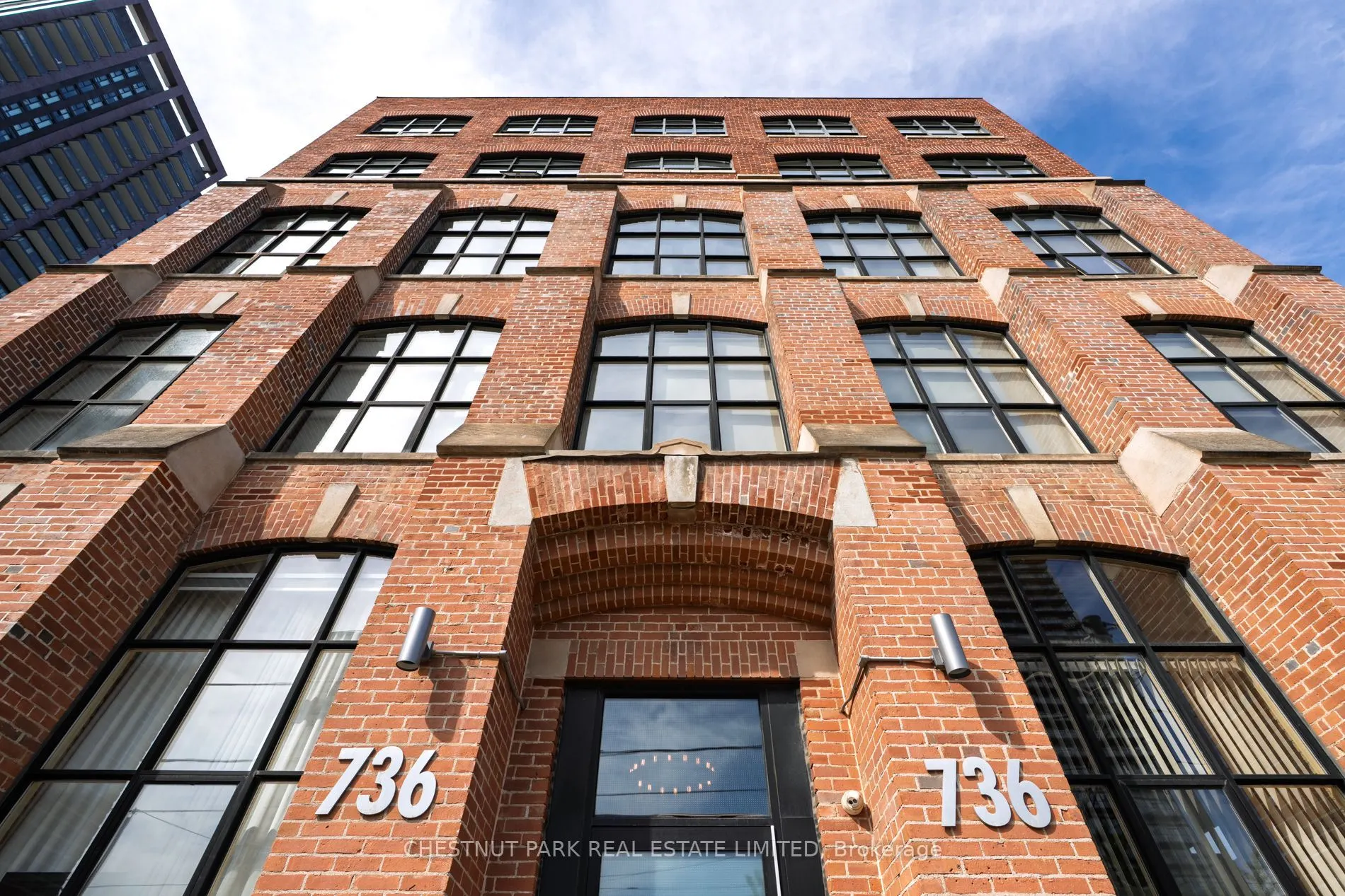 736 Dundas Street E, #01
