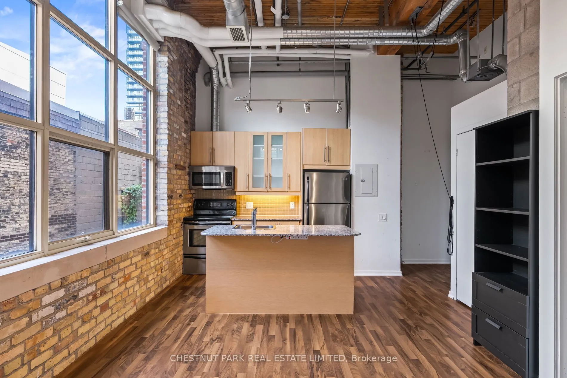 736 Dundas Street E, #01
