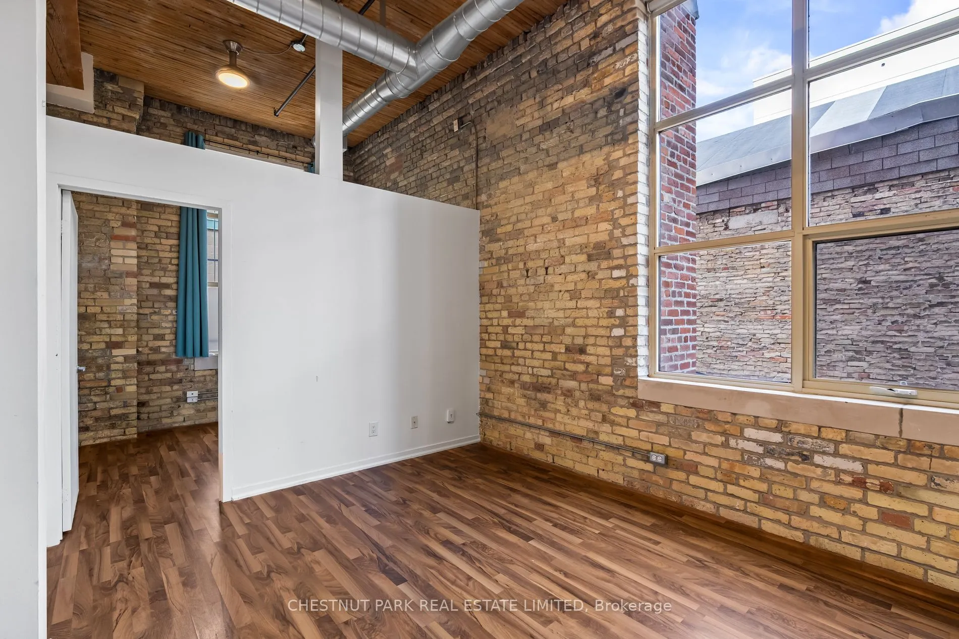 736 Dundas Street E, #01