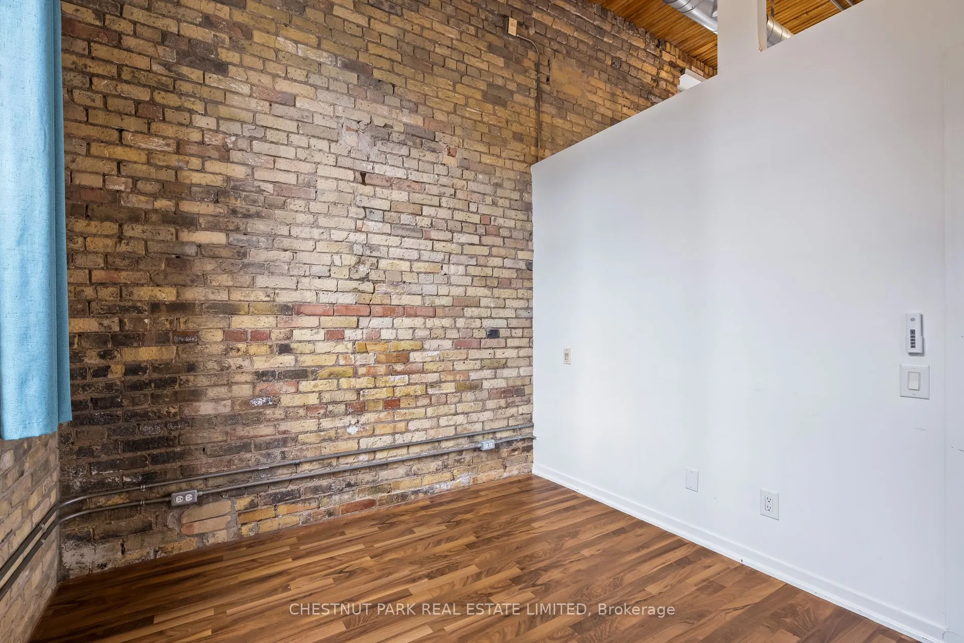 736 Dundas Street E, #01