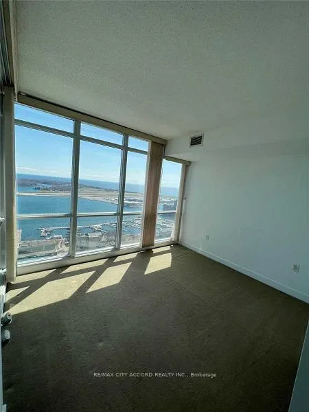 11 Brunel Court, #3810