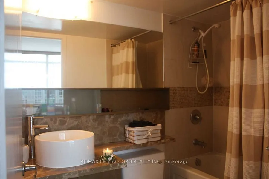 11 Brunel Court, #3810