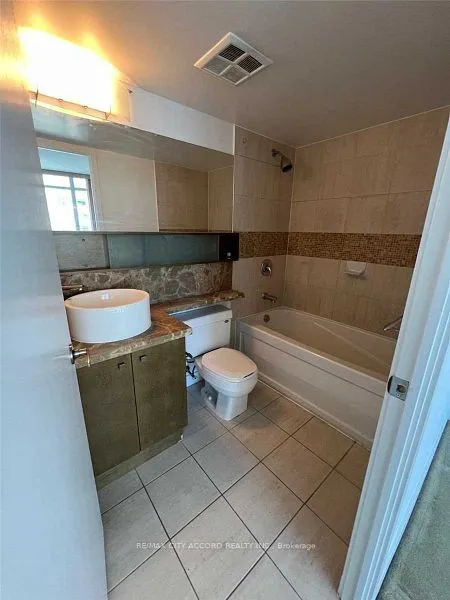 11 Brunel Court, #3810