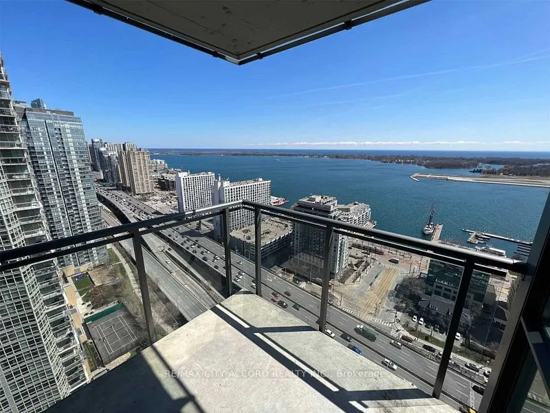 11 Brunel Court, #3810
