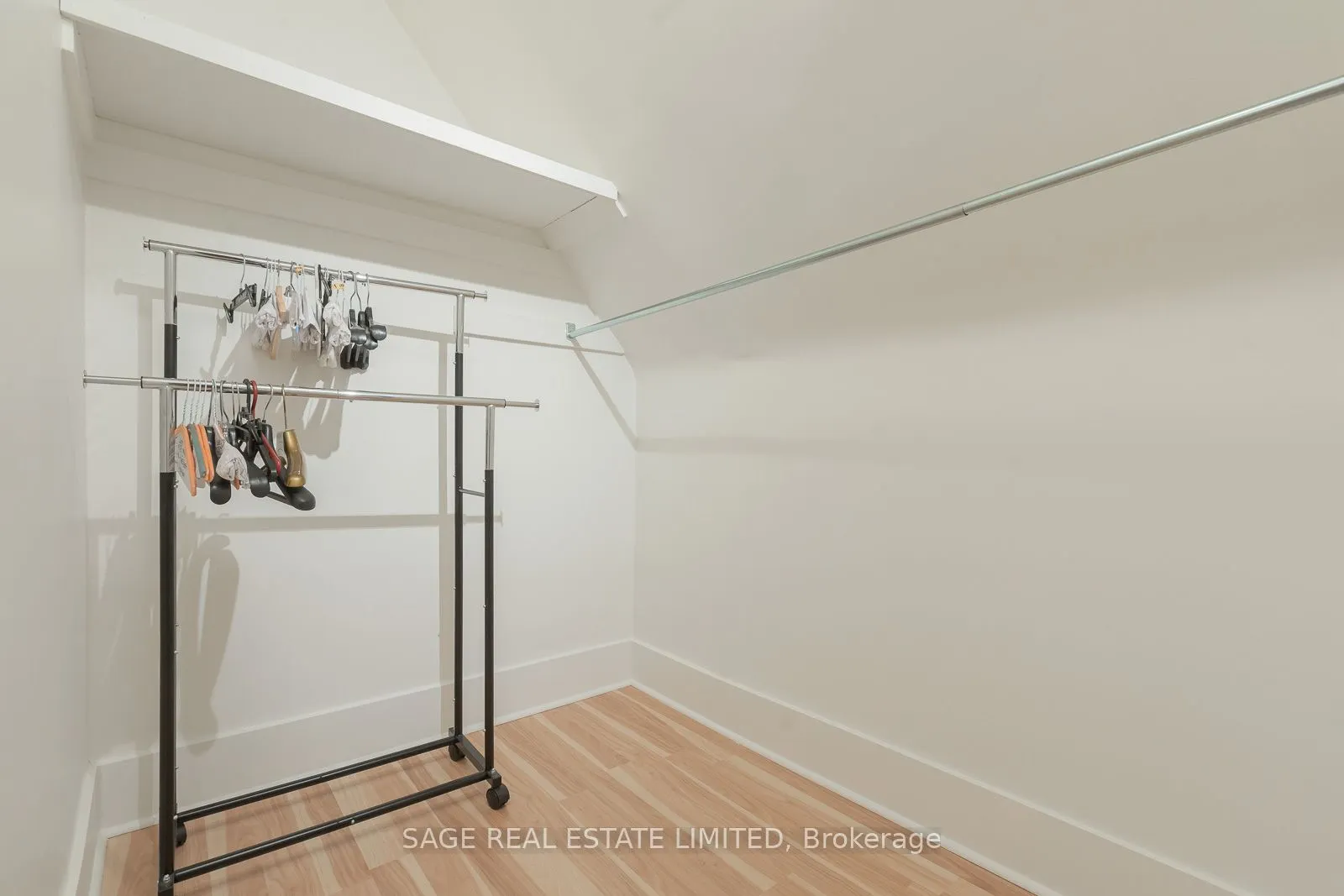 685 Euclid Avenue, #UPPER