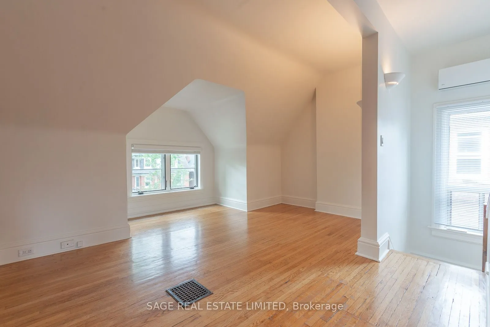 685 Euclid Avenue, #UPPER