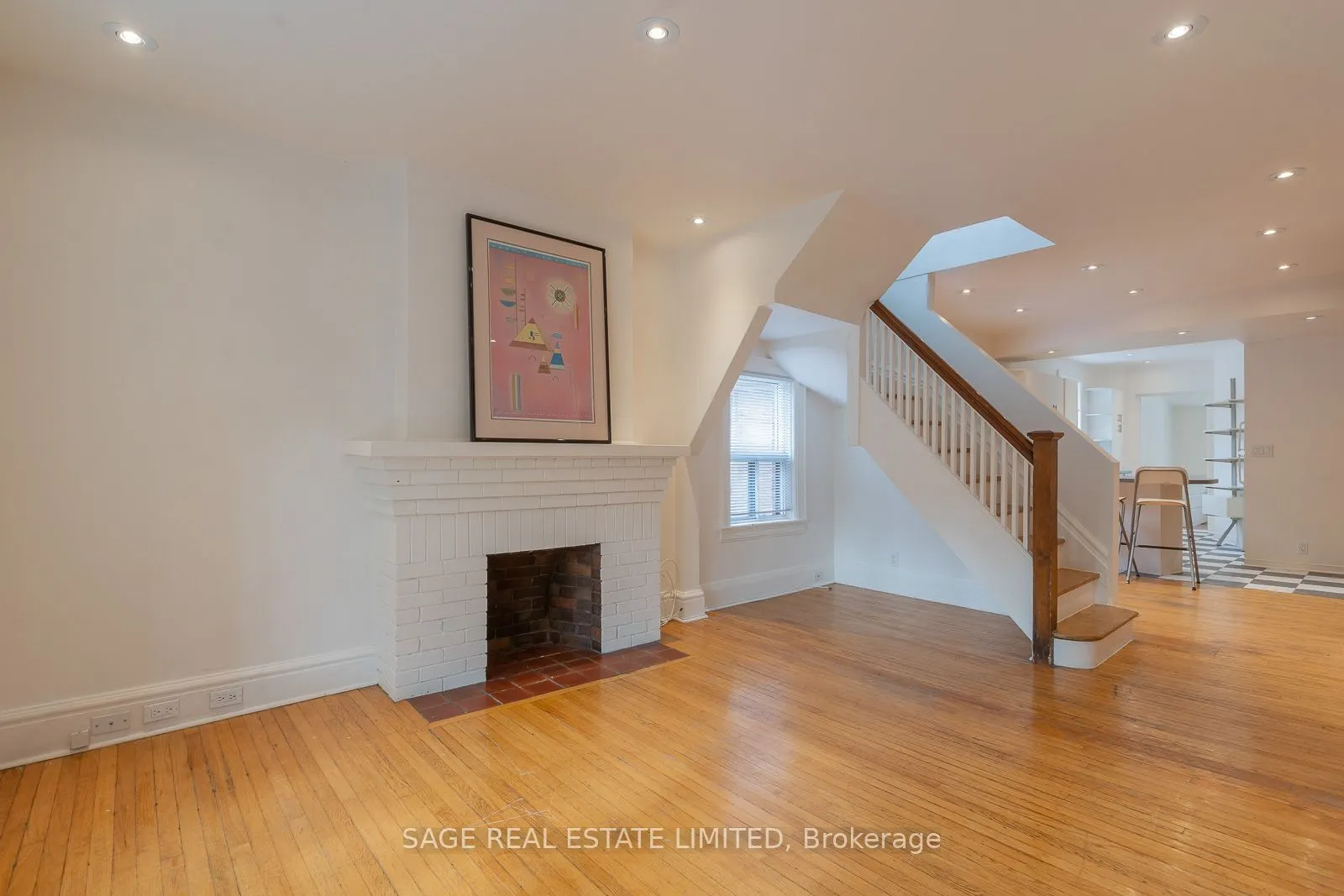 685 Euclid Avenue, #UPPER