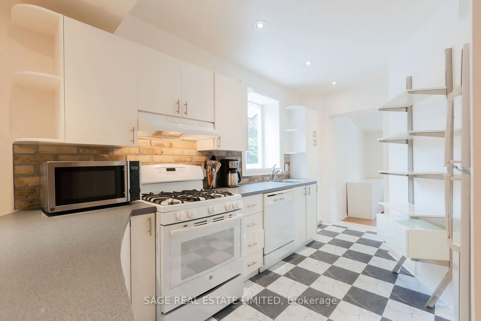 685 Euclid Avenue, #UPPER