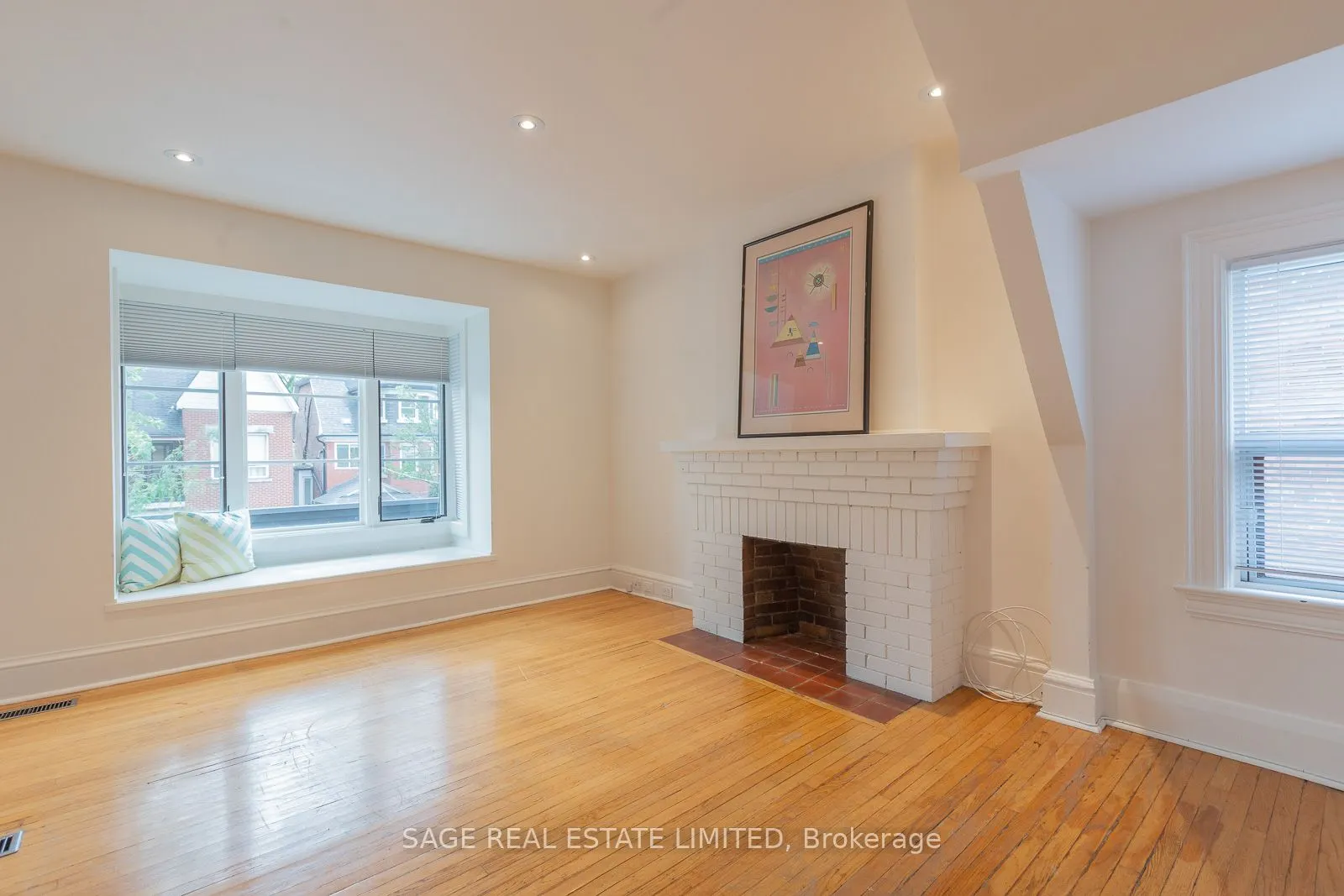 685 Euclid Avenue, #UPPER