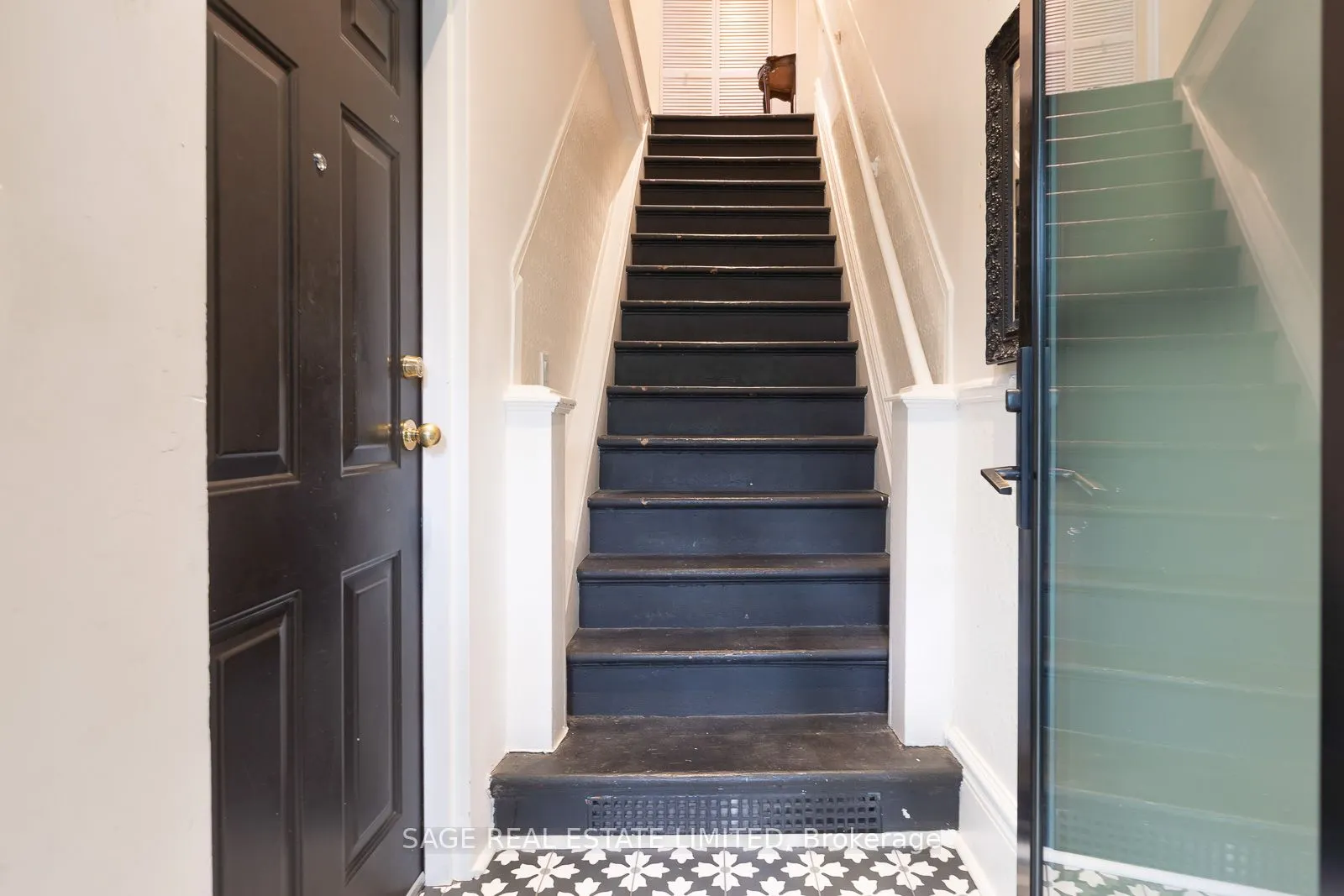 685 Euclid Avenue, #UPPER