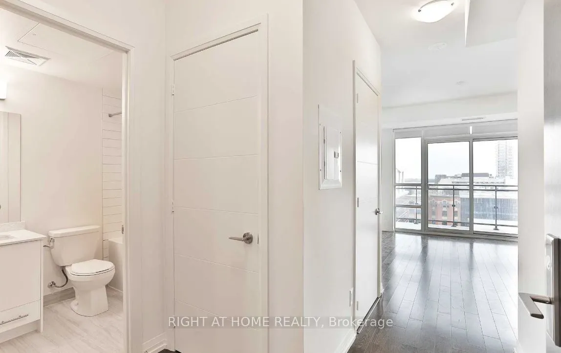 460 Adelaide Street E, #1529