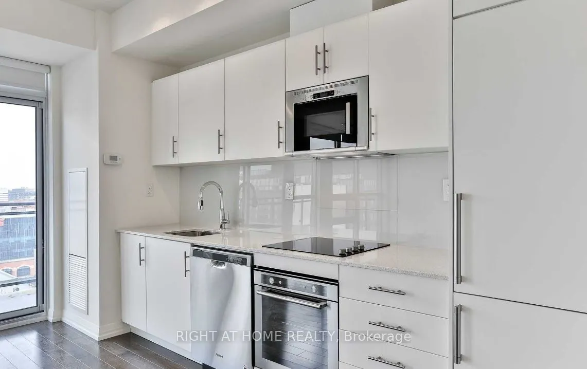 460 Adelaide Street E, #1529