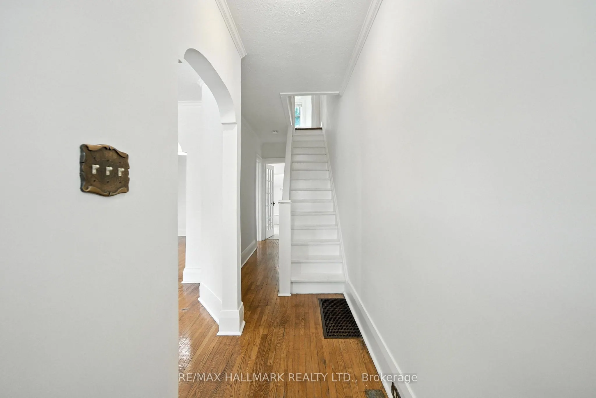 49 Rawlinson Avenue