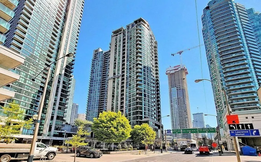 12 Yonge Street, #2606