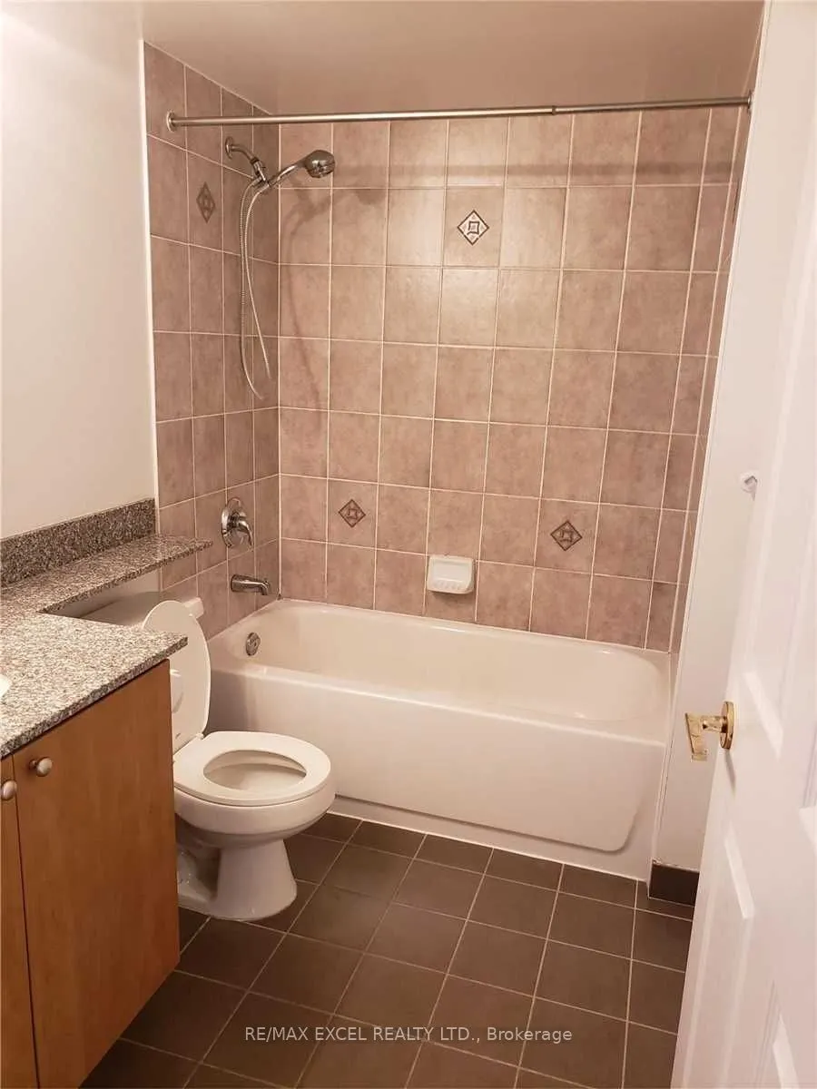 5500 Yonge Street, #606
