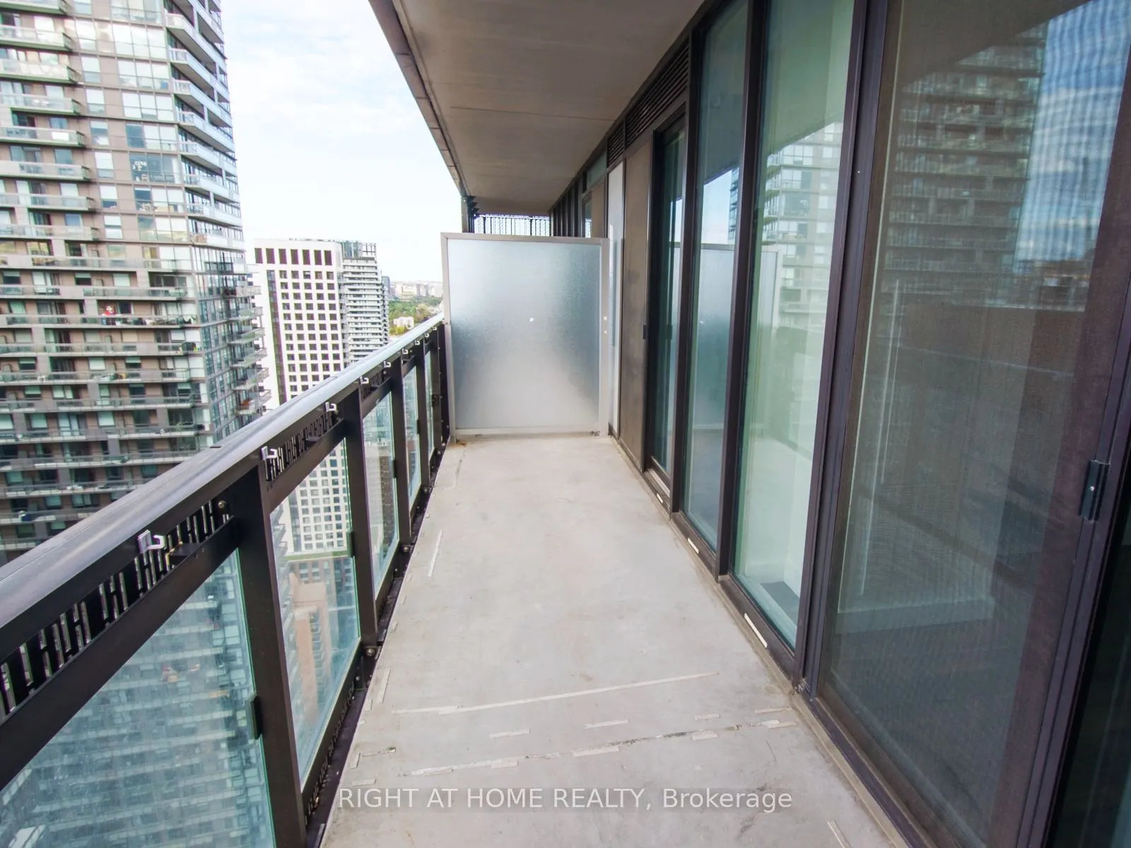 8 Eglinton Avenue E, #3407