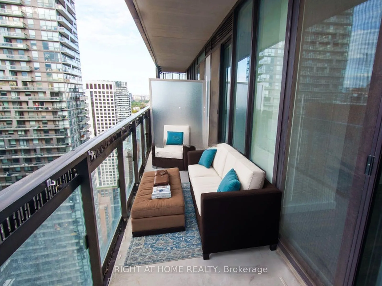 8 Eglinton Avenue E, #3407