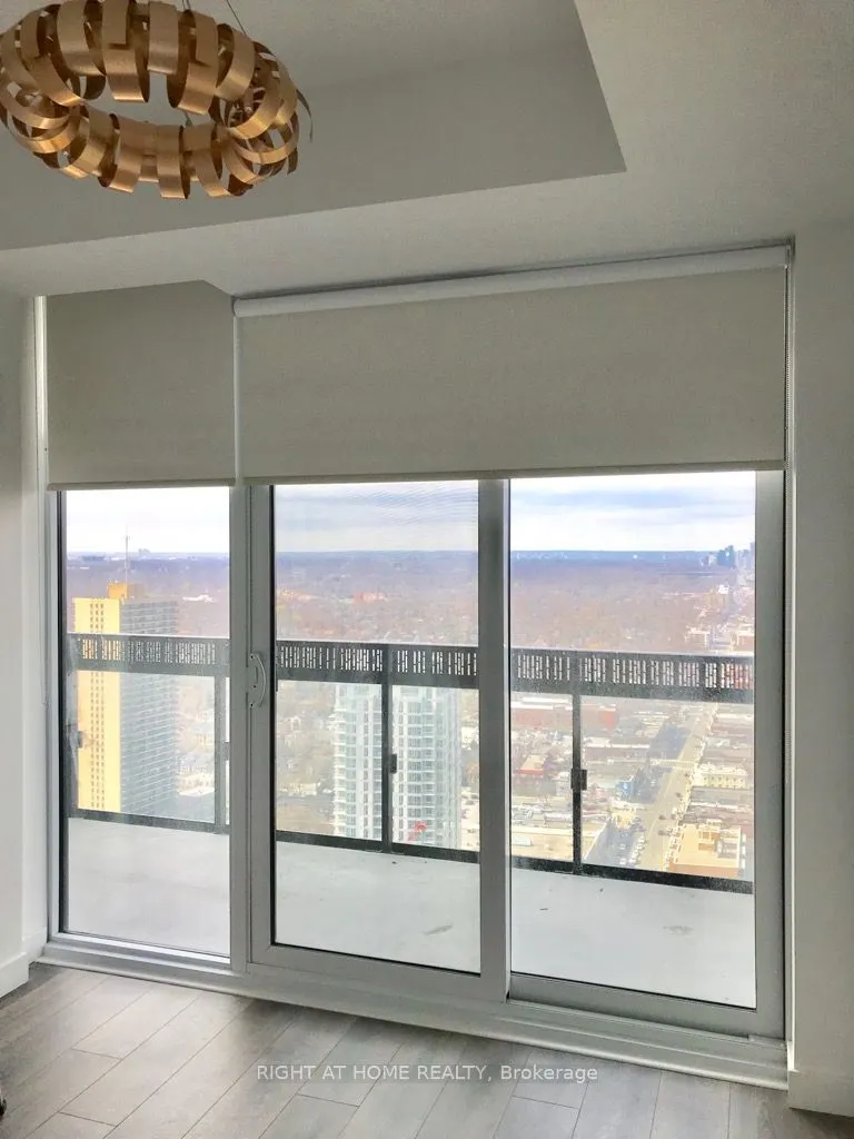 8 Eglinton Avenue E, #3407