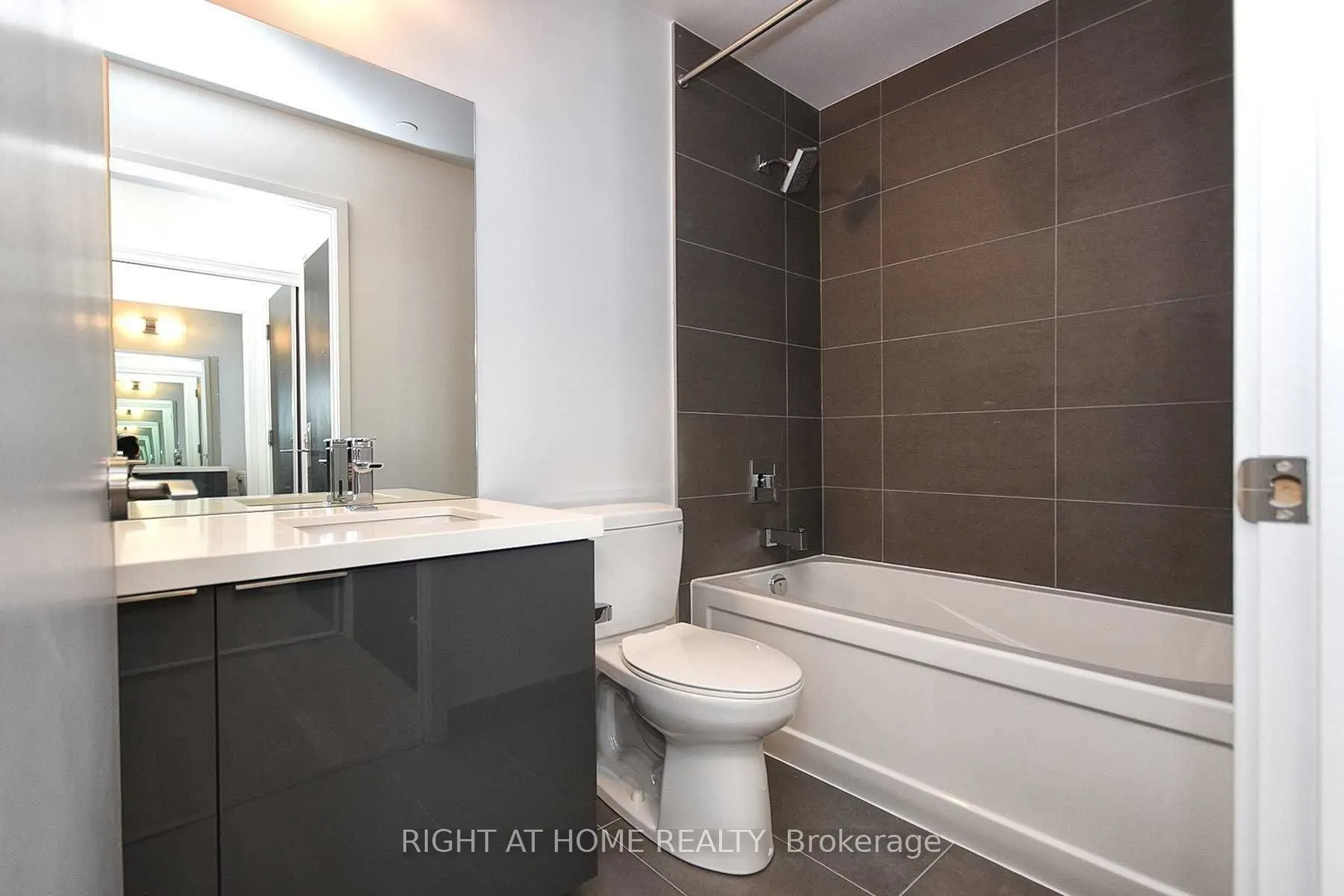 8 Eglinton Avenue E, #3407