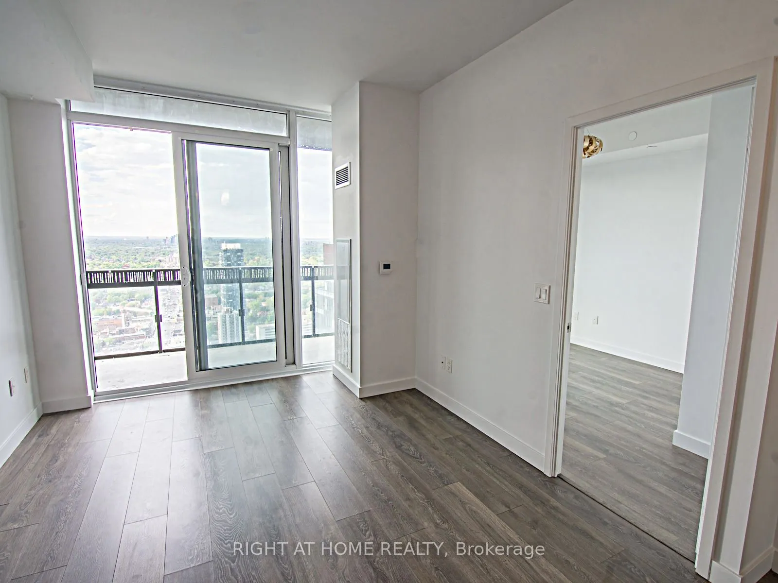8 Eglinton Avenue E, #3407