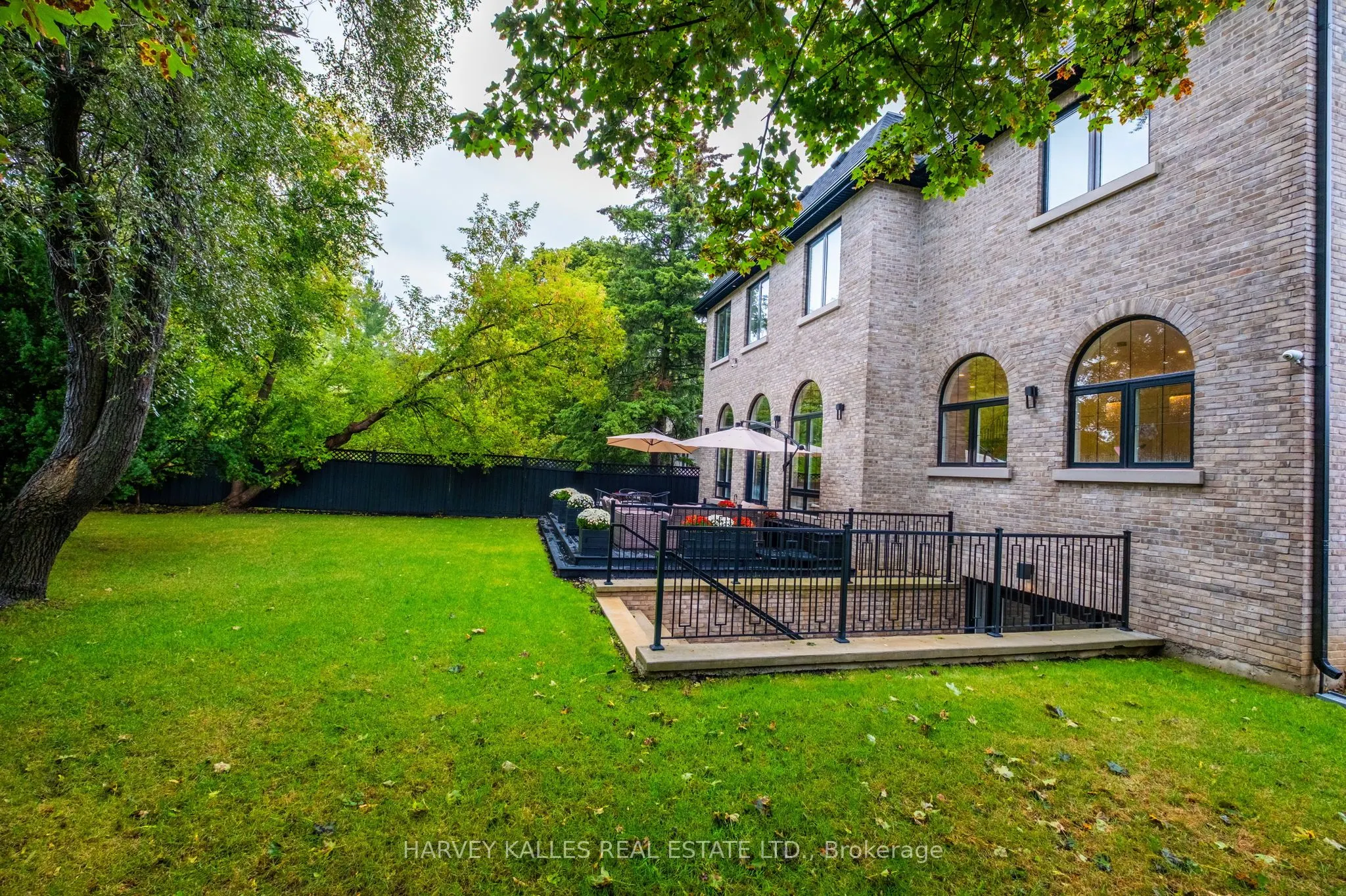 150 Holcolm Road