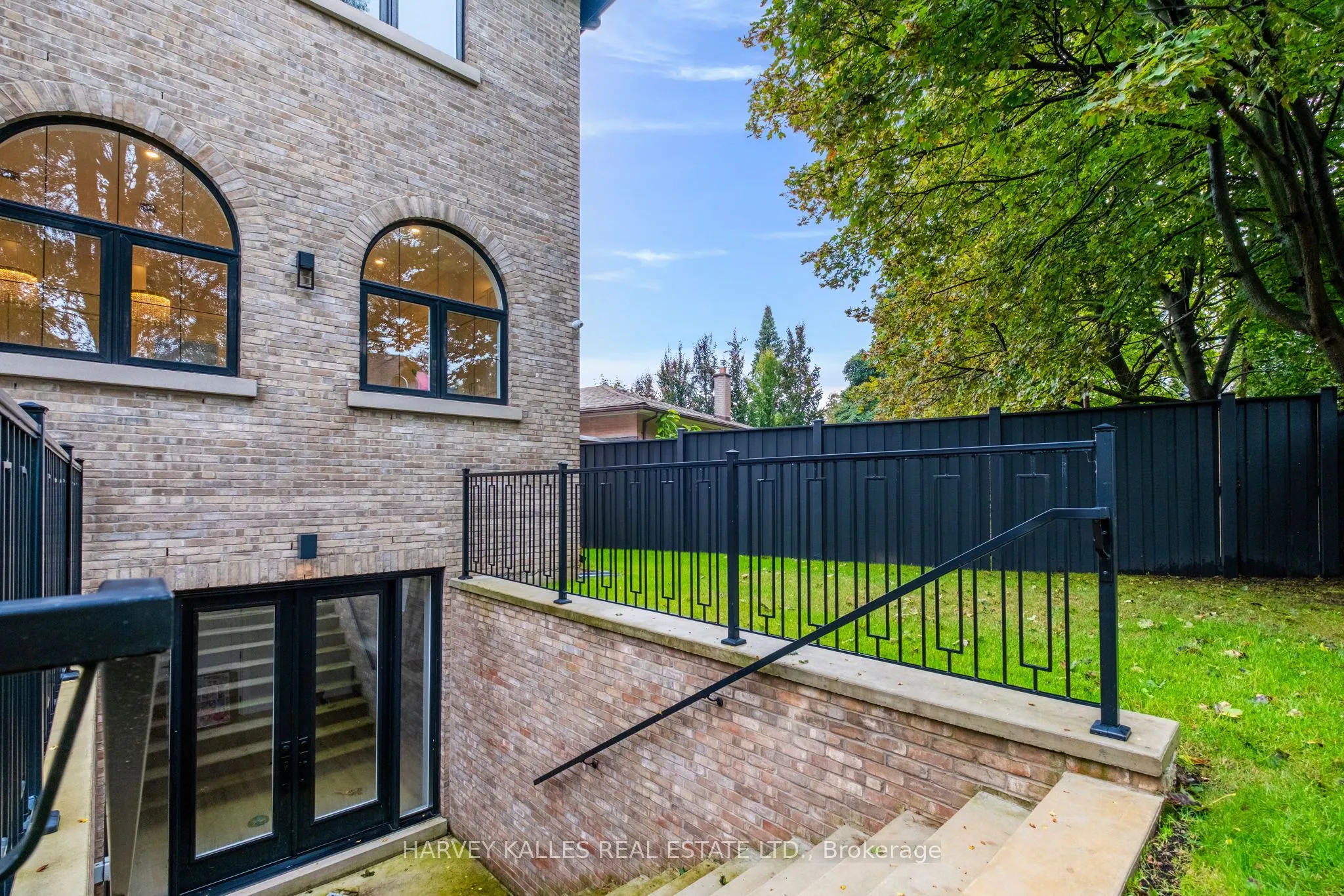 150 Holcolm Road