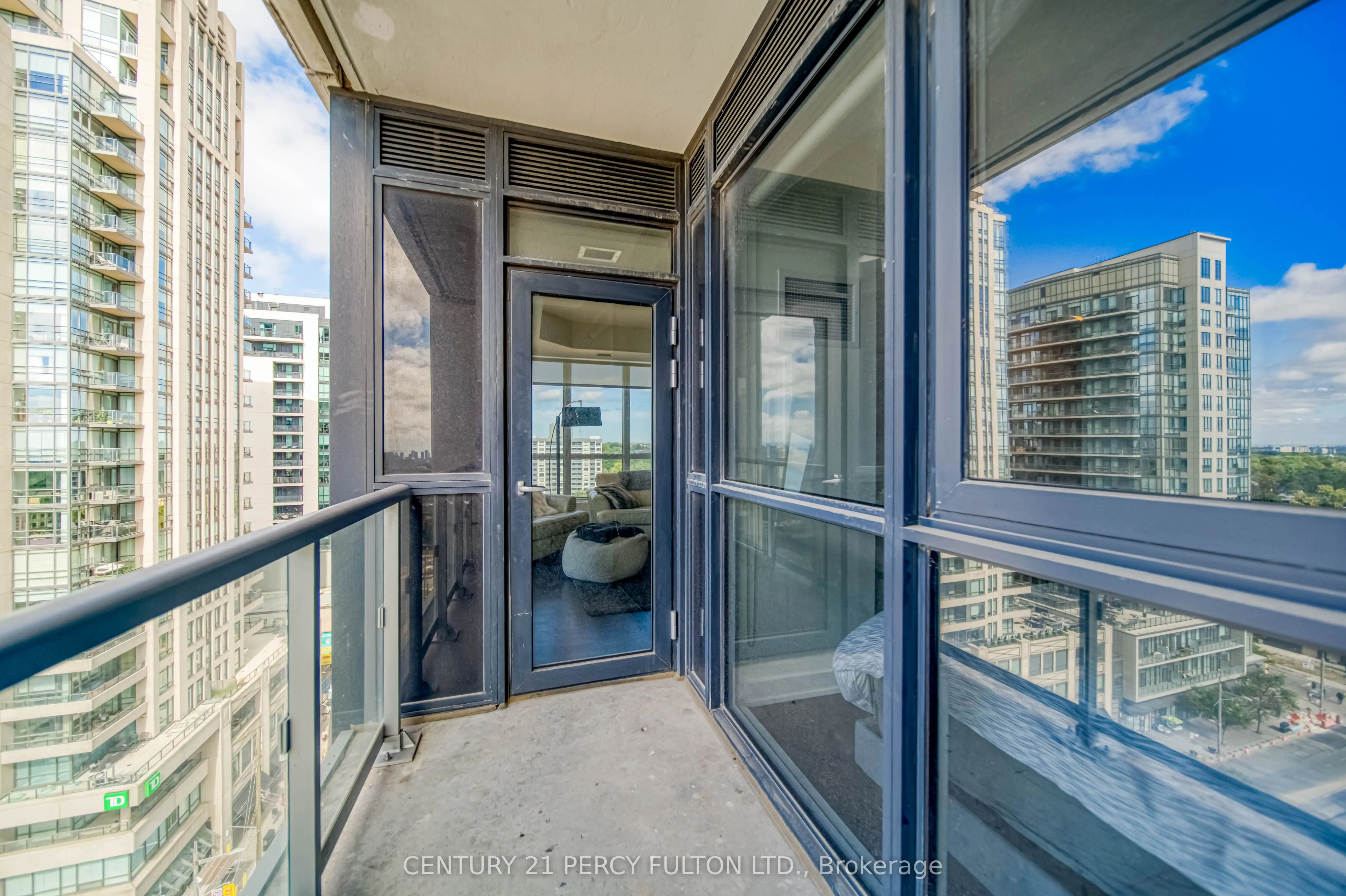 501 St. Clair Avenue W, #1211