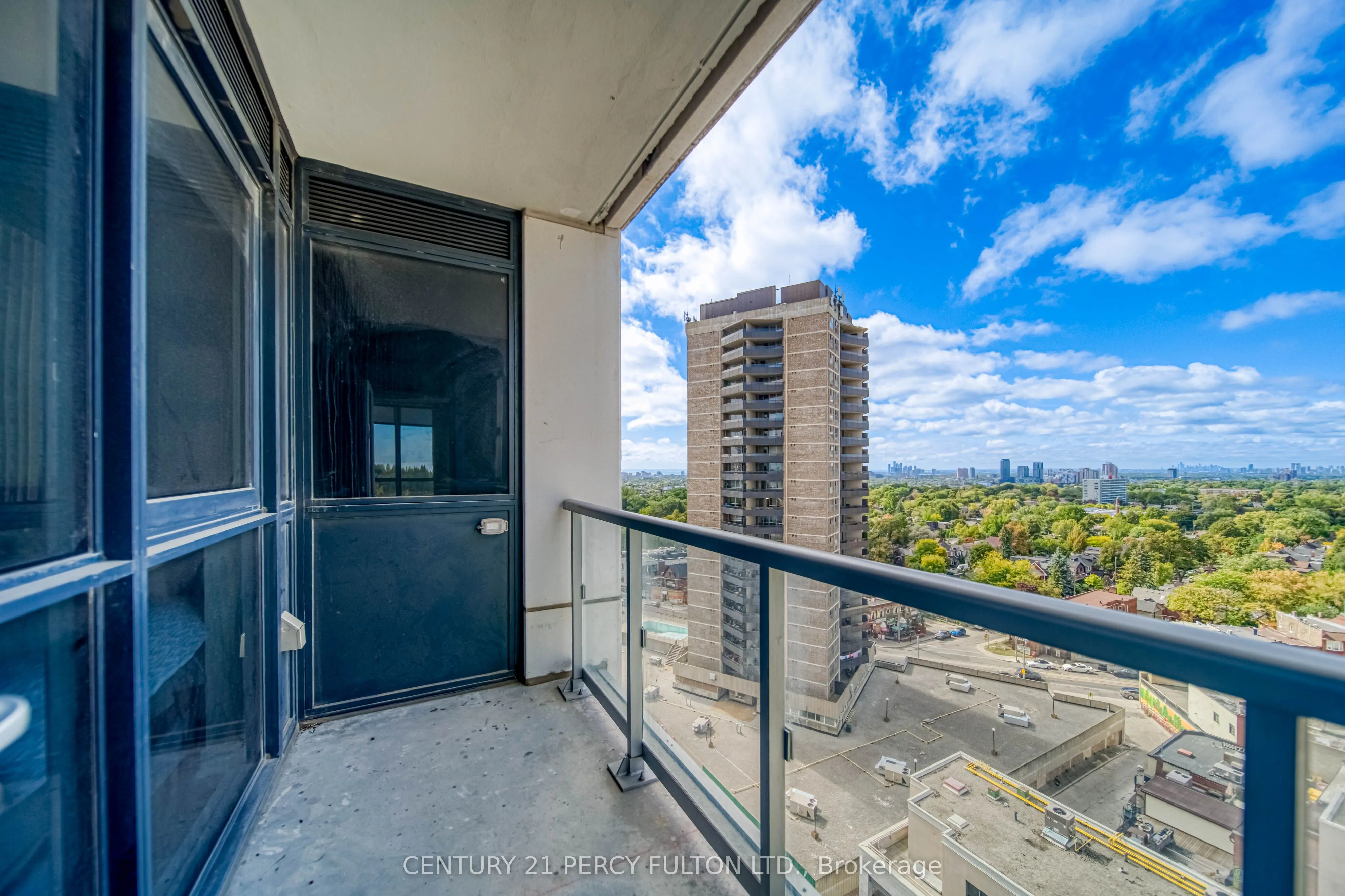 501 St. Clair Avenue W, #1211