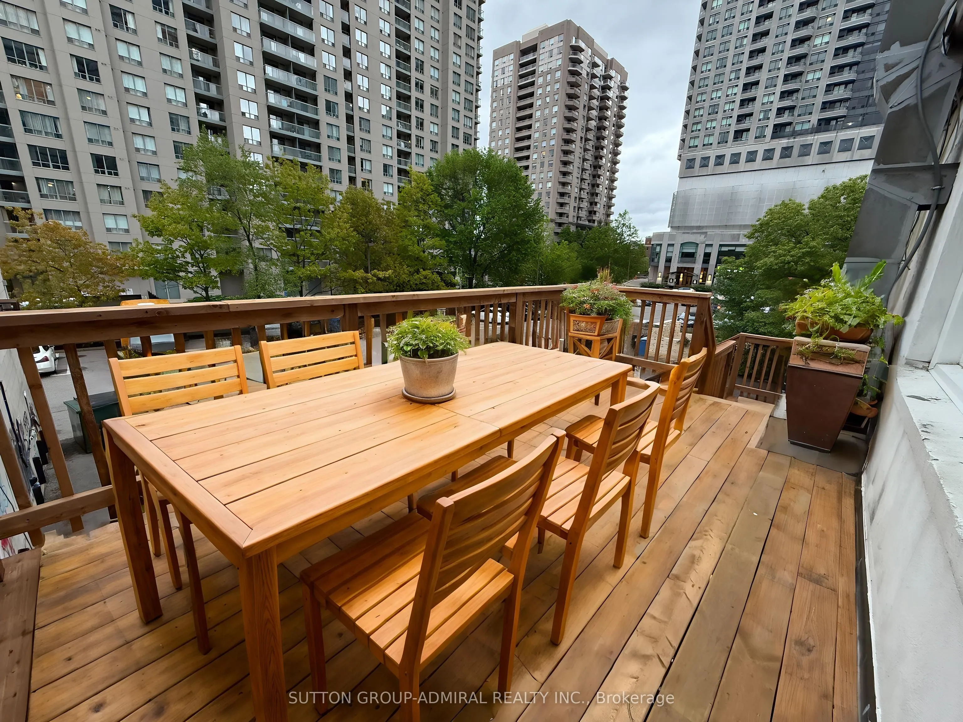 5175 Yonge Street, #202