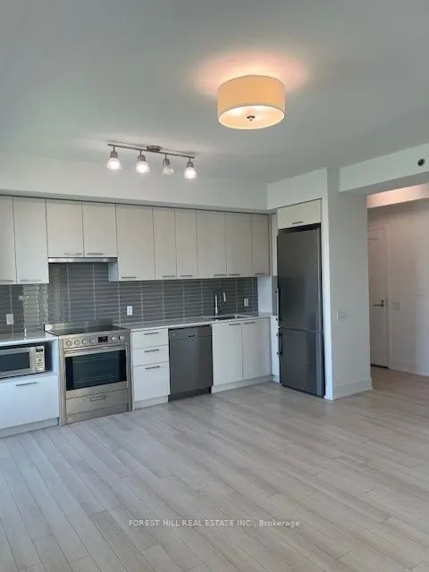 310 Tweedsmuir Avenue, #412