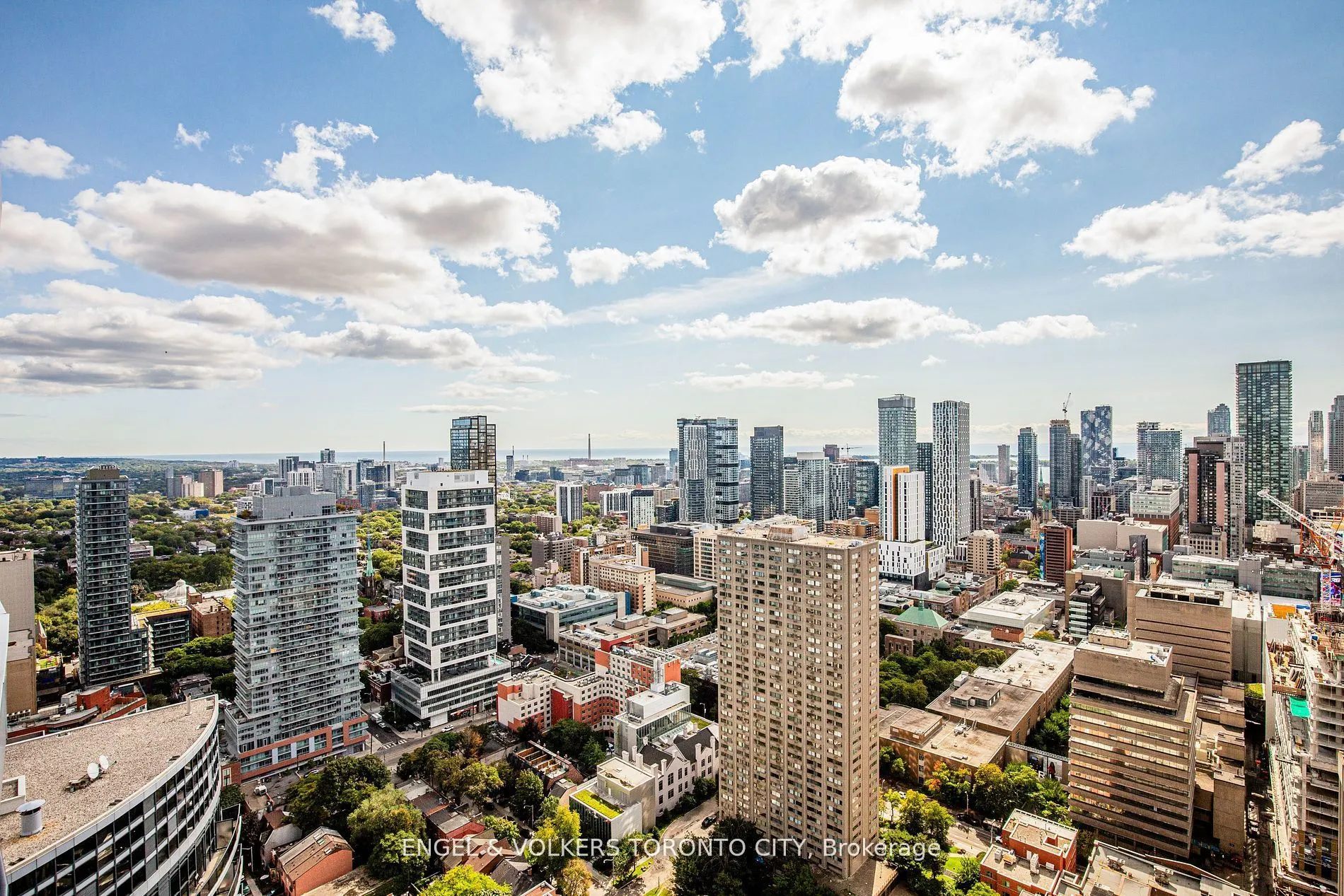 21 Carlton Street, #4205