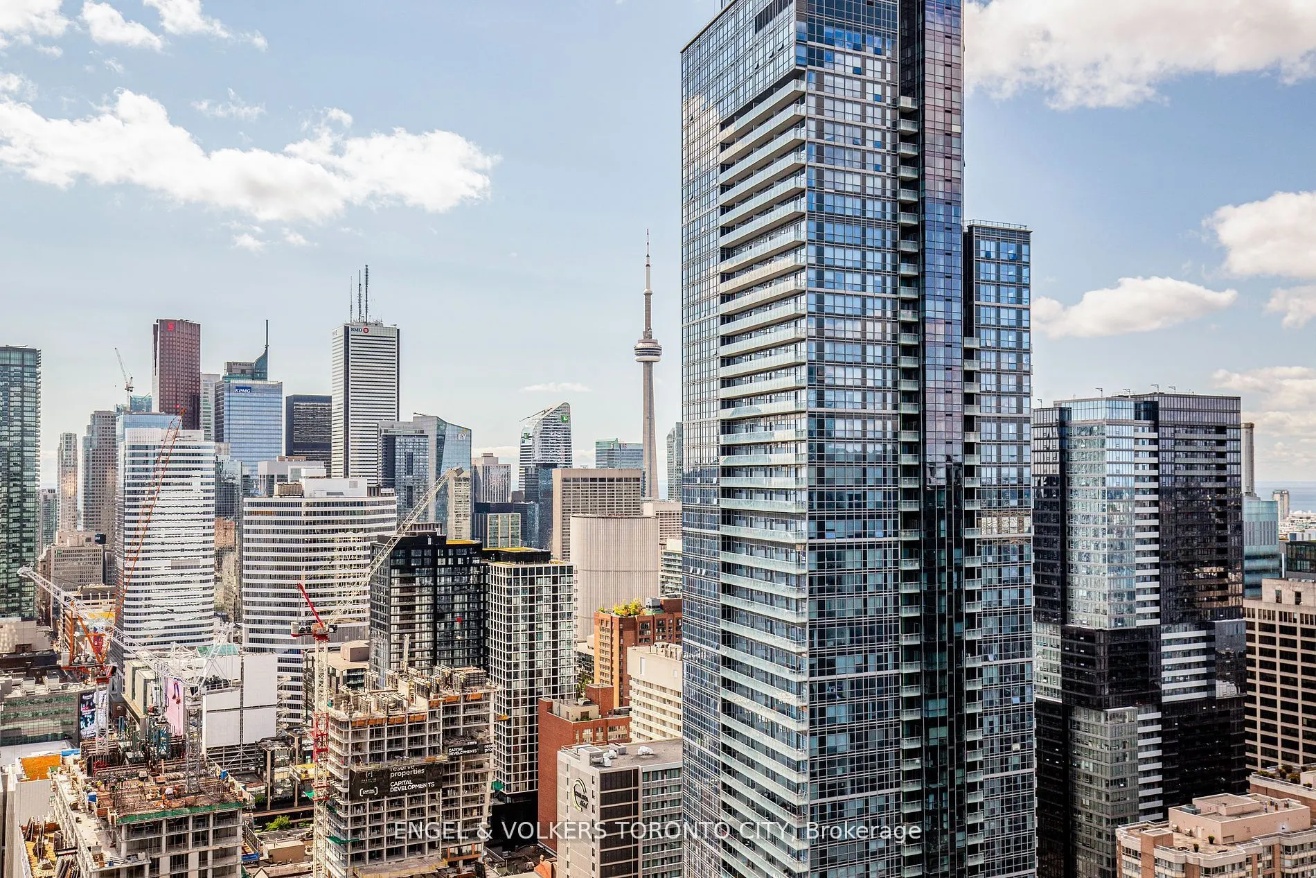 21 Carlton Street, #4205