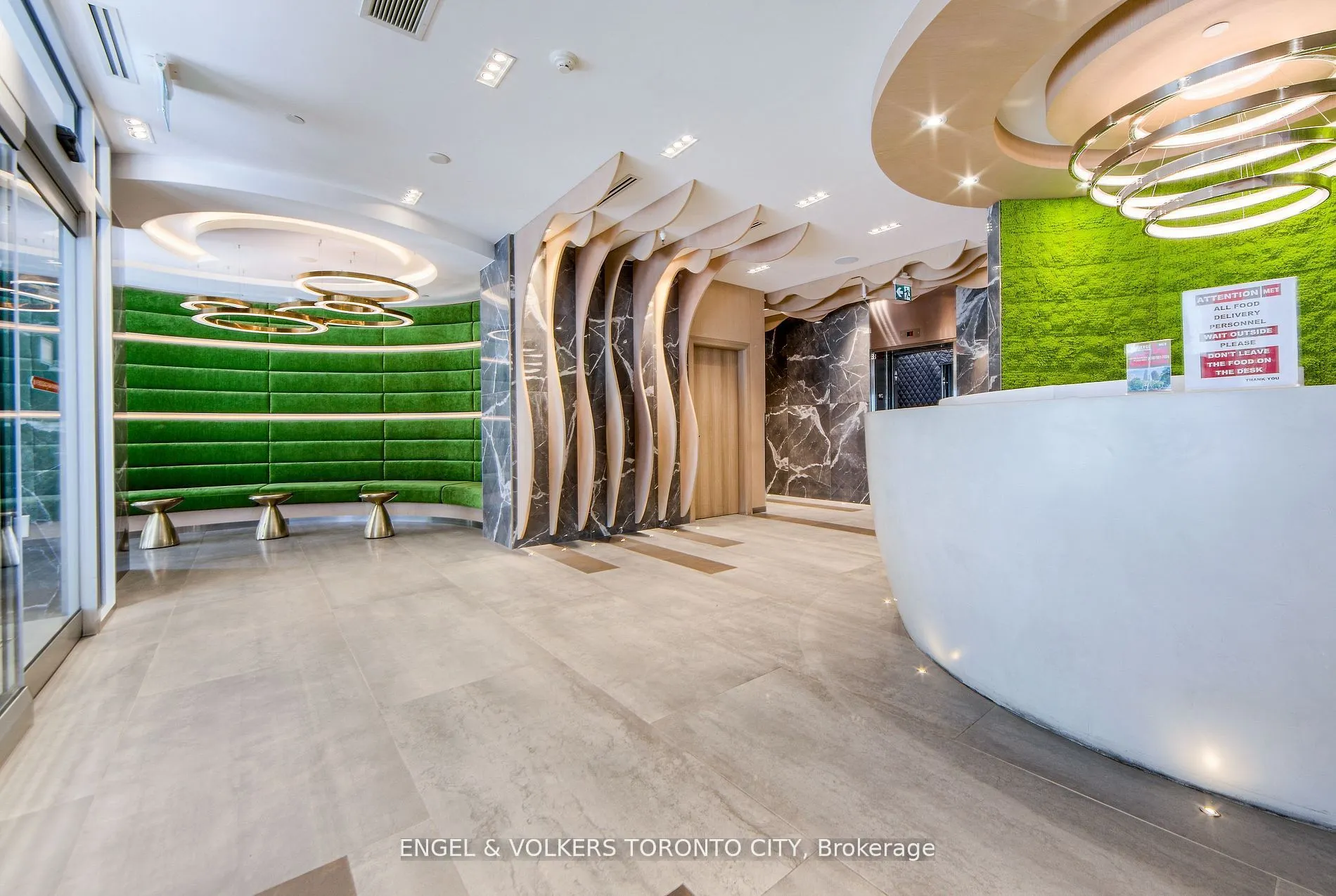 21 Carlton Street, #4205