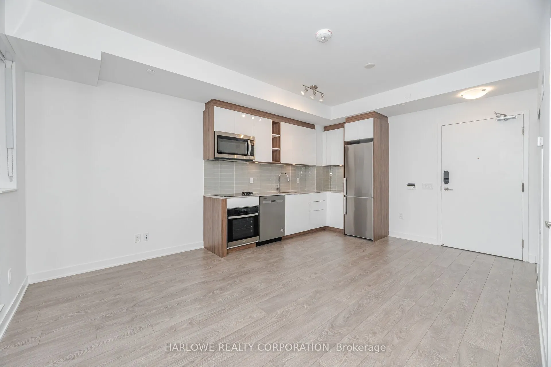 543 Richmond Street W, #614